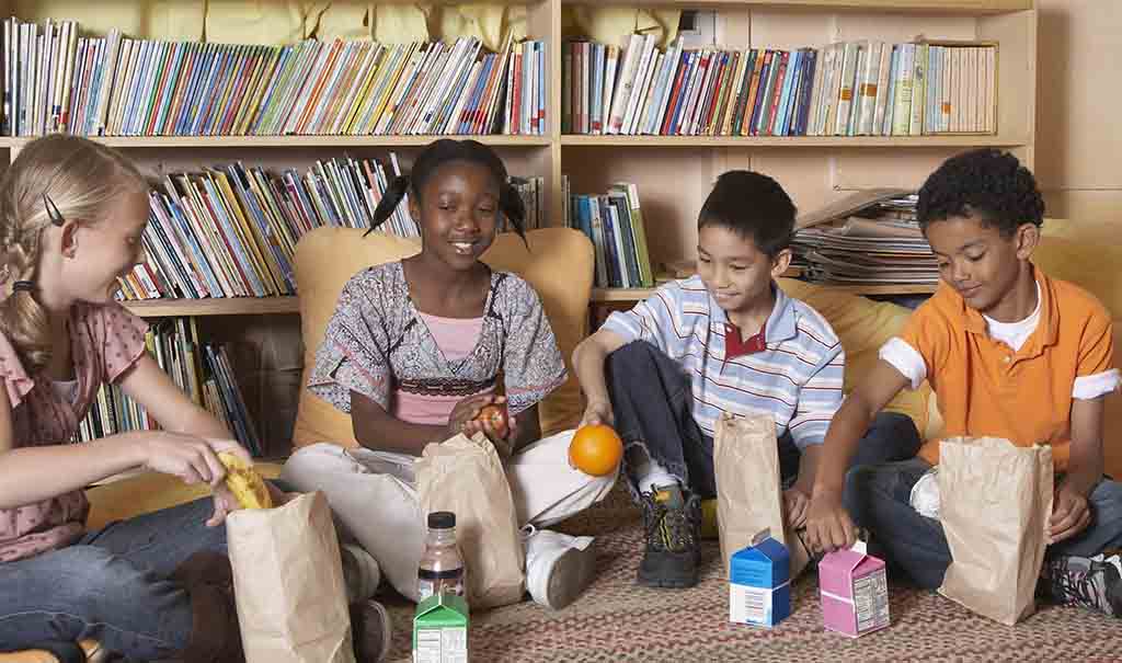 Kids eating GrabNGo
