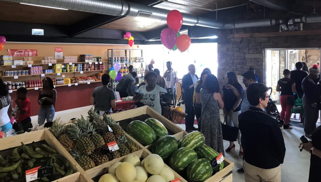 A crowd gathers at A & I market for the Heart Smarts launch